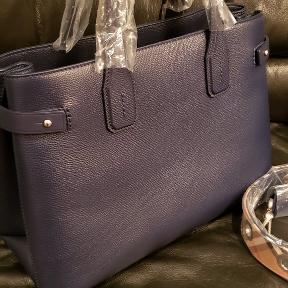 Burberry Medium Banner in Leather & Vintage Check - Picture 6 of 8